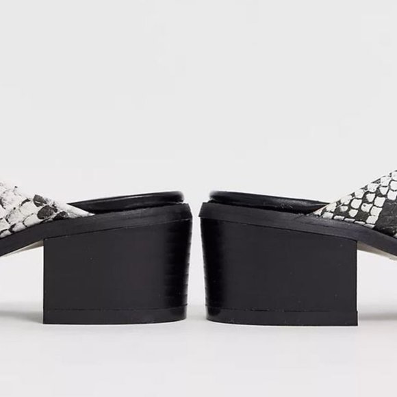 LOST INK:  Snake Print Sandals - whit/black - Picture 5 of 9